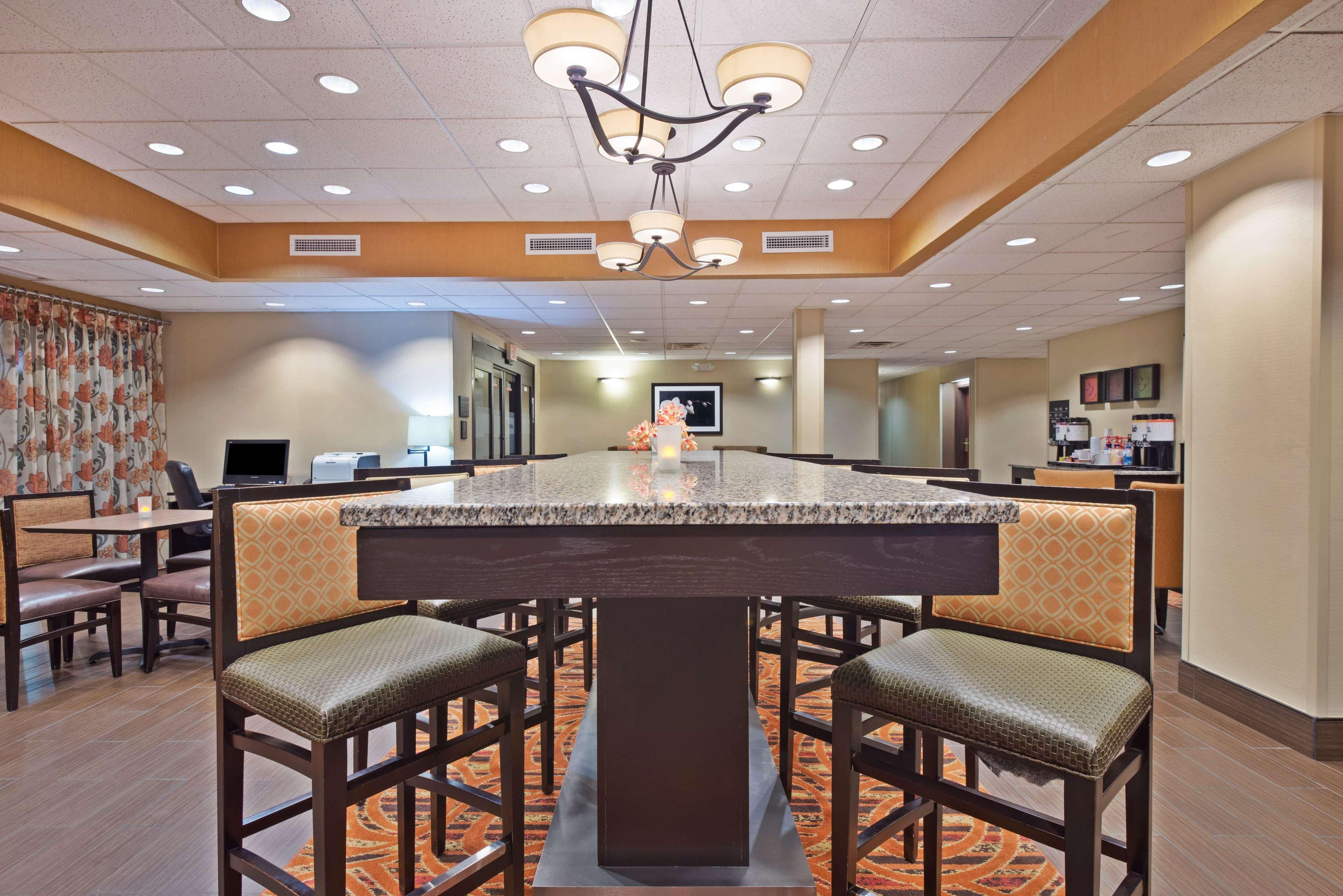 Hampton Inn Winfield Teays Valley Zewnętrze zdjęcie