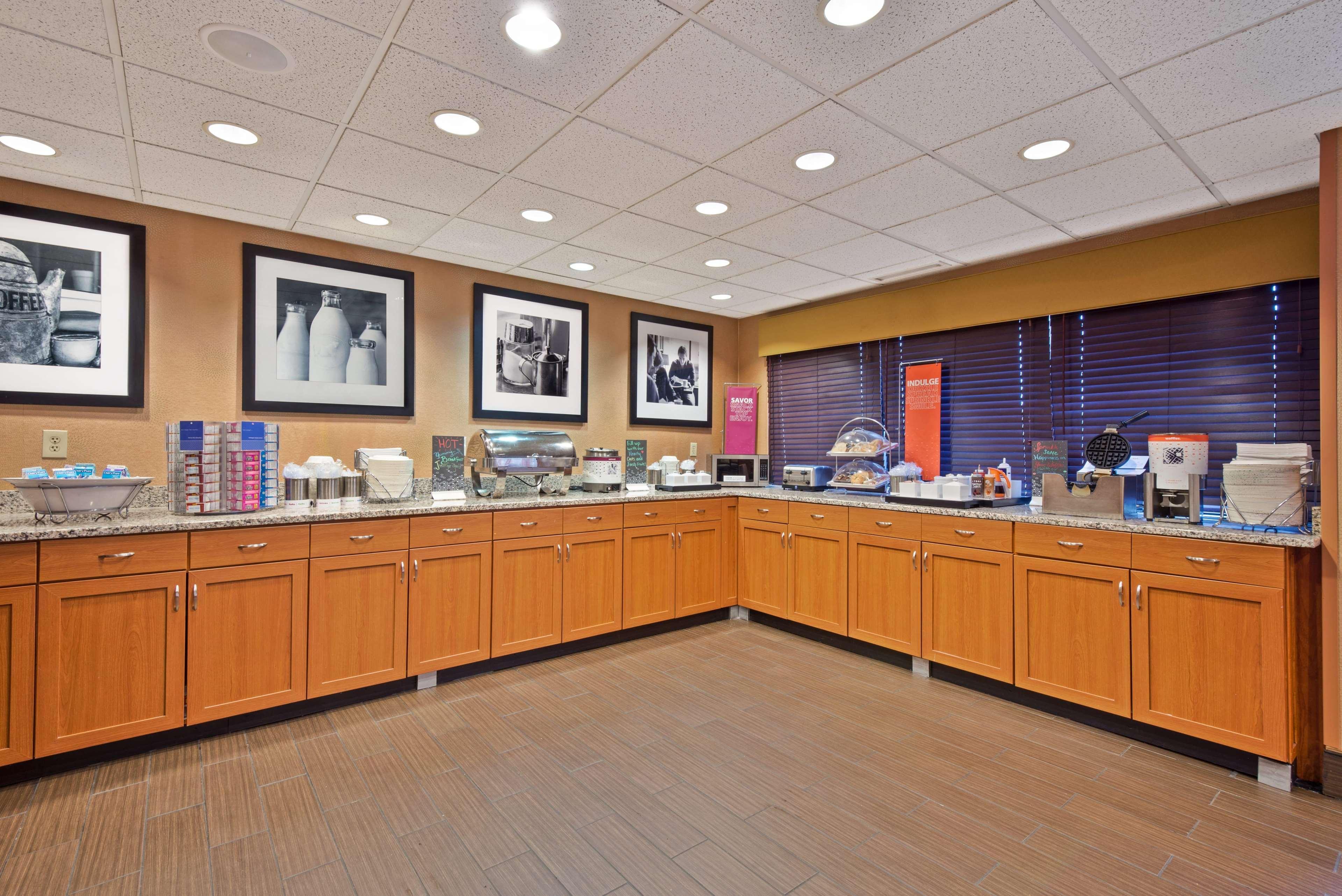 Hampton Inn Winfield Teays Valley Zewnętrze zdjęcie