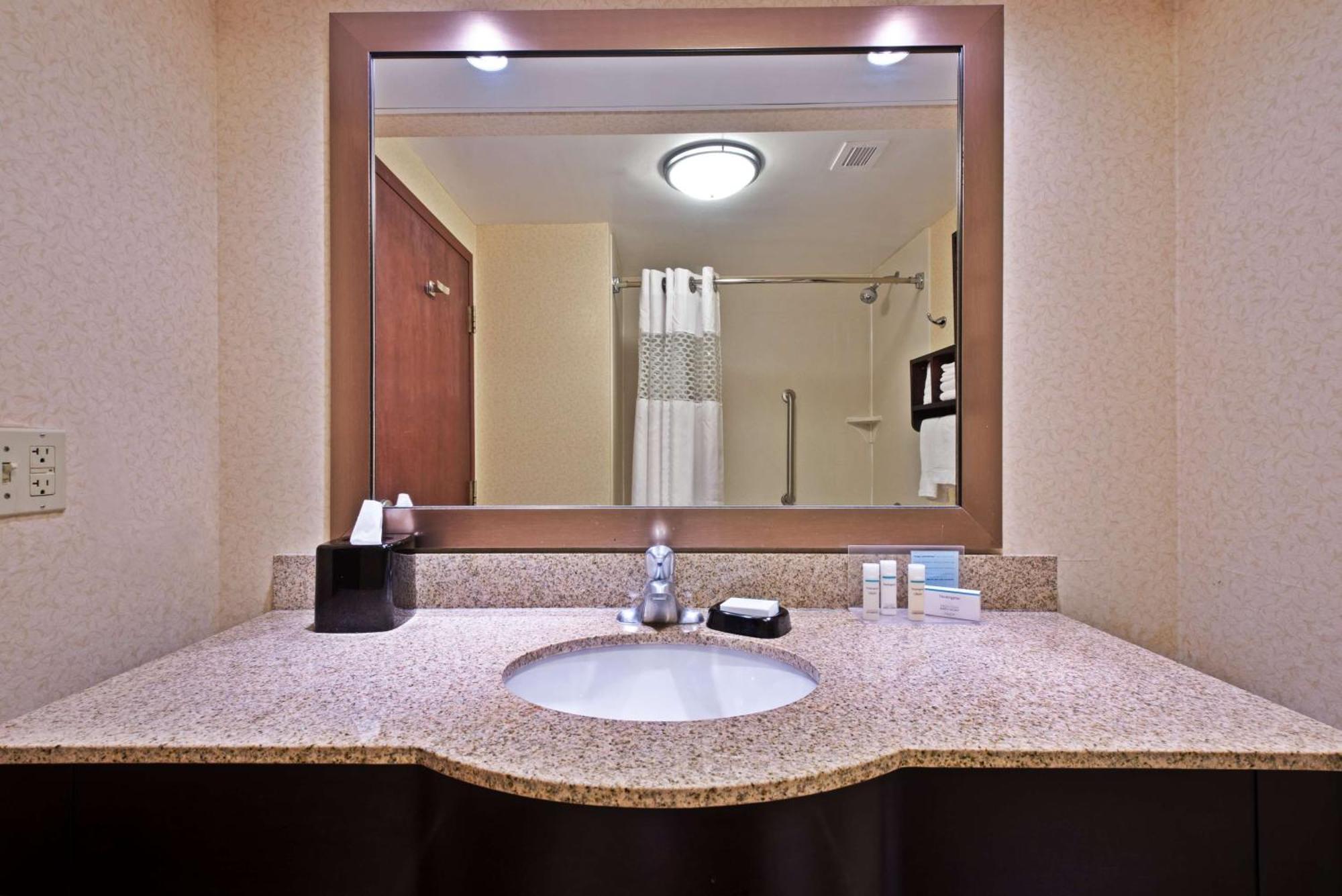 Hampton Inn Winfield Teays Valley Zewnętrze zdjęcie